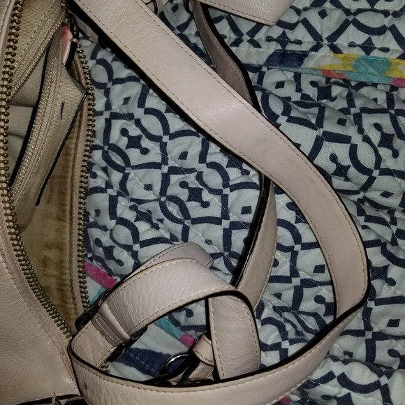 Coach - Picture 4 of 4